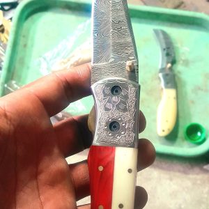 Full handmade Damascus steel blade folding knife. Pocket knife
